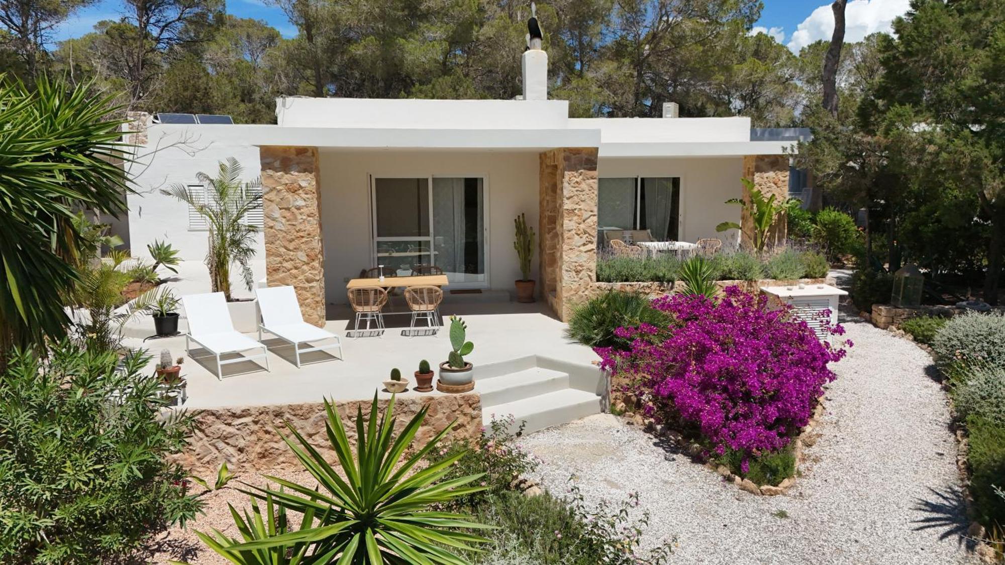 Boutique Hotel Casa Caracol - Apartments In Strandnaehe, Salzwasserpool, Fotovoltaik, Adults Only Sant Josep de sa Talaia Exterior photo